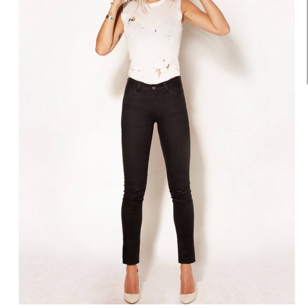 NWOT Imogene + Willie Imogene $200 retail Slim Black Skinny Jeans
24 NWOT